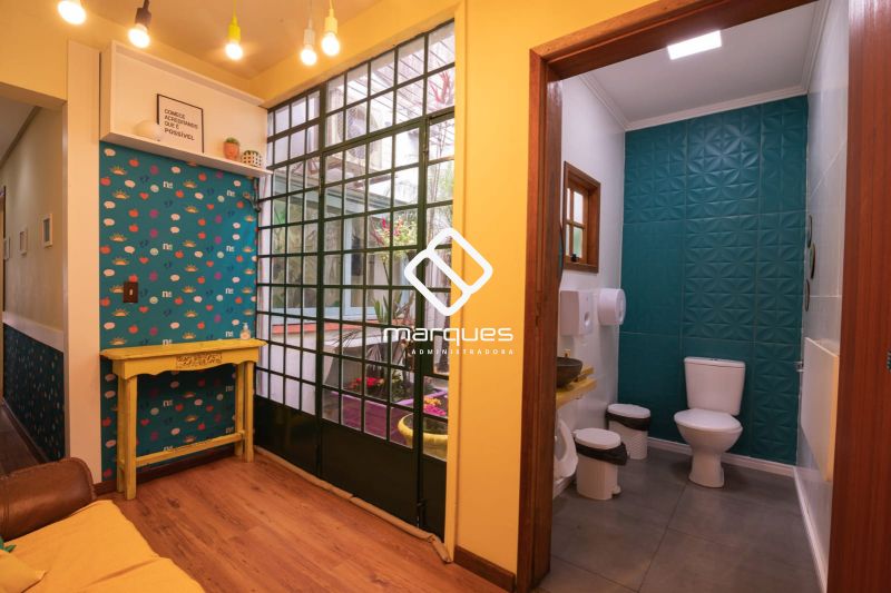 Casa Comercial 3 quartos  no bairro Centro