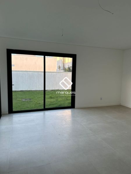 Casa 3 quartos  no bairro Laranjal