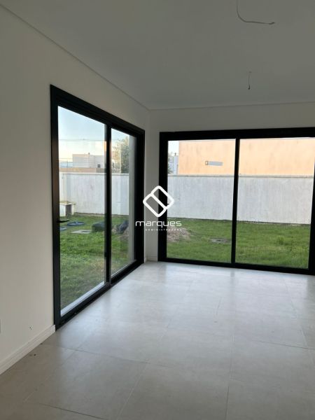 Casa 3 quartos  no bairro Laranjal
