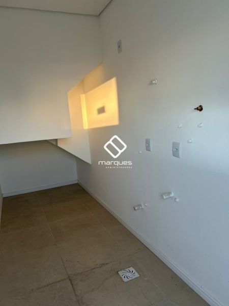 Casa 3 quartos  no bairro Laranjal