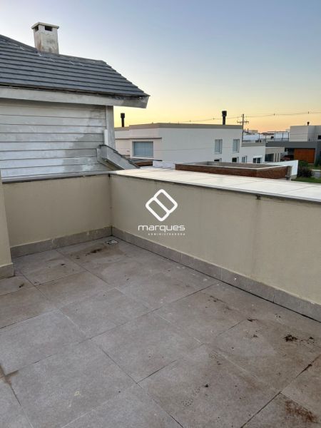 Casa 3 quartos  no bairro Laranjal
