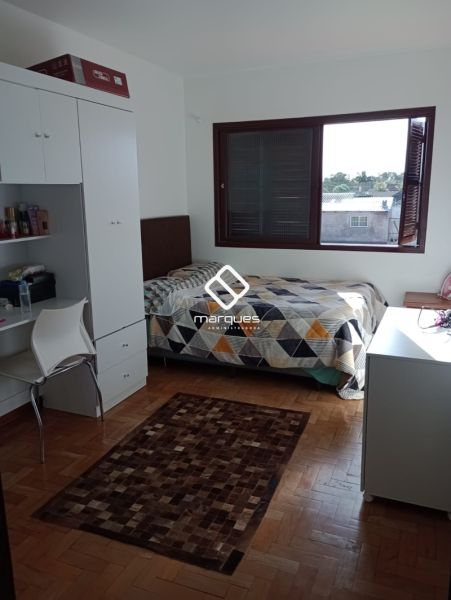 Sobrado 4 quartos  no bairro Centro