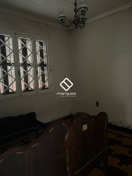 Casa 2 quartos  no bairro Centro