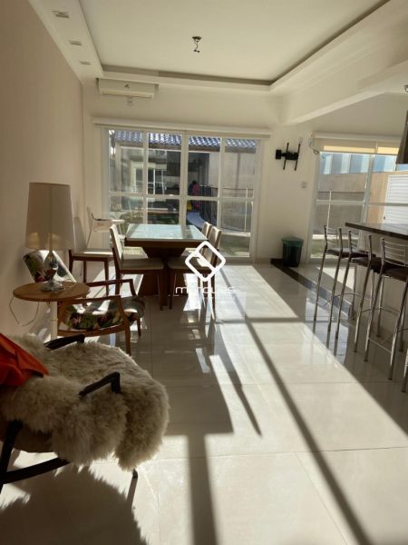 Casa 3 quartos  no bairro Laranjal