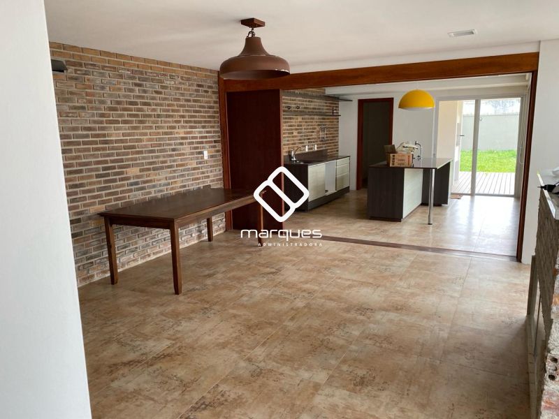 Casa 3 quartos  no bairro Laranjal