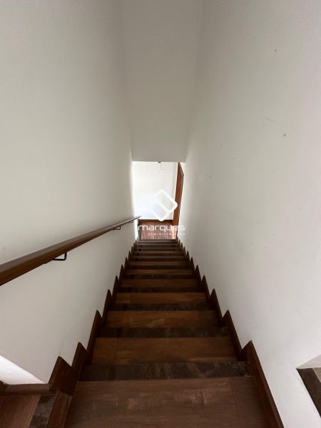 Casa 4 quartos  no bairro Laranjal