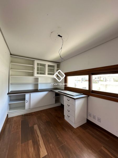 Casa 4 quartos  no bairro Laranjal