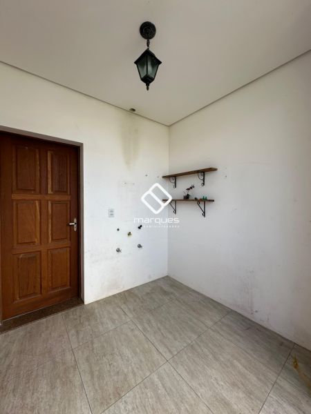 Casa 4 quartos  no bairro Laranjal