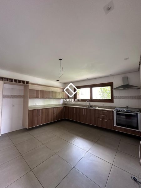 Casa 4 quartos  no bairro Laranjal