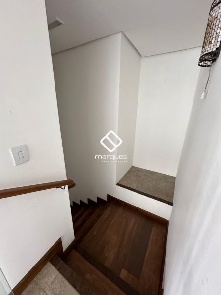 Casa 4 quartos  no bairro Laranjal