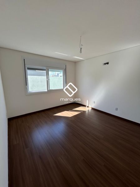 Casa 3 quartos  no bairro Laranjal