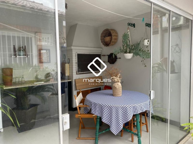 Sobrado 3 quartos  no bairro Três Vendas