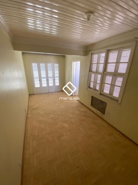 Casa 3 quartos  no bairro Centro