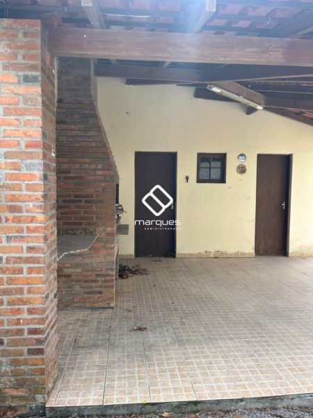 Casa 3 quartos  no bairro Laranjal