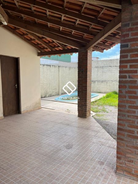 Casa 3 quartos  no bairro Laranjal