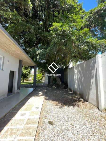 Casa 3 quartos  no bairro Laranjal