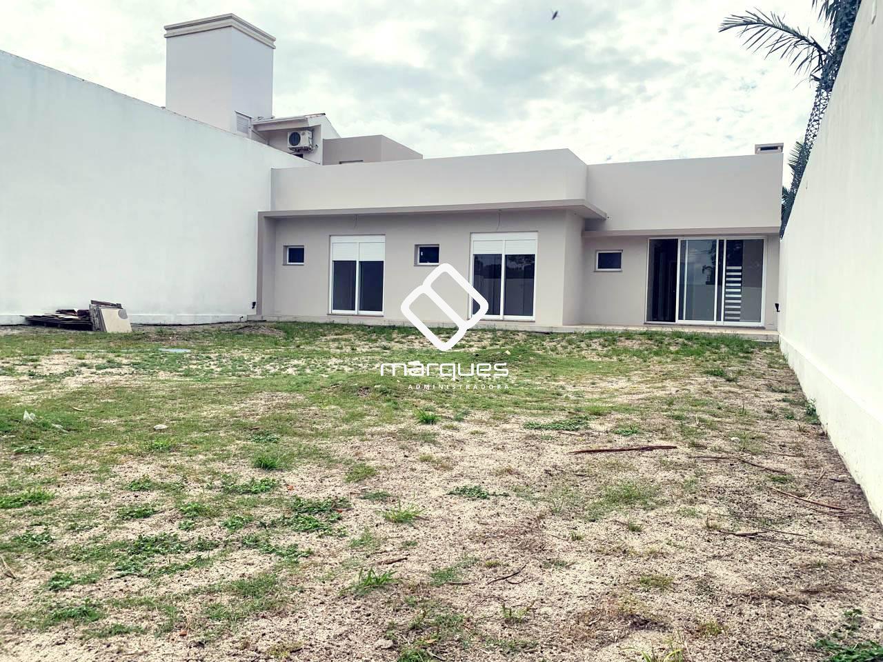 Casa 3 quartos  no bairro Laranjal