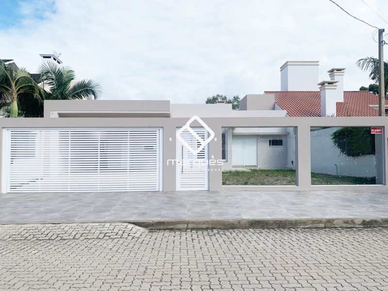 Casa 3 quartos  no bairro Laranjal