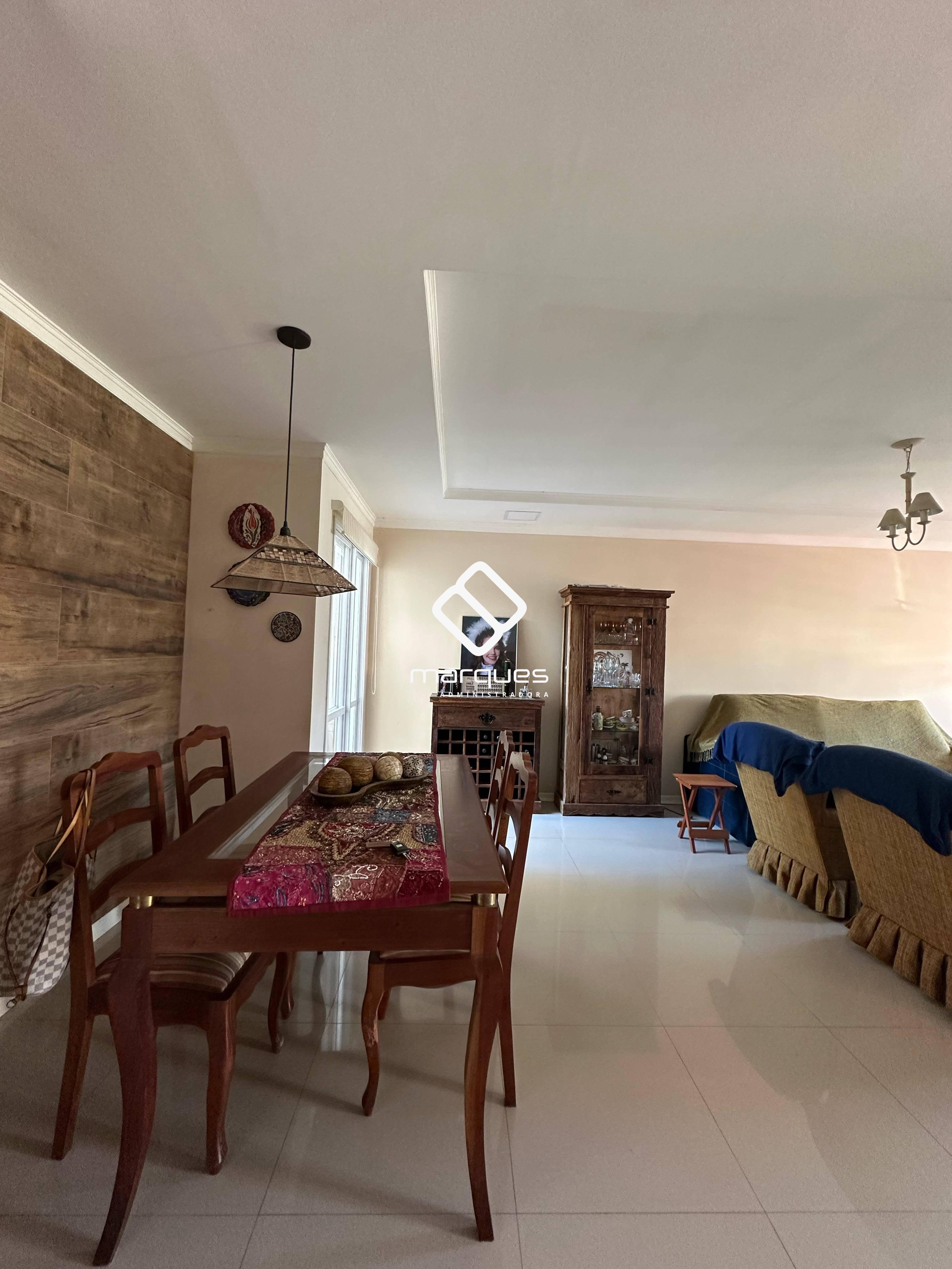 Casa 3 quartos  no bairro Laranjal