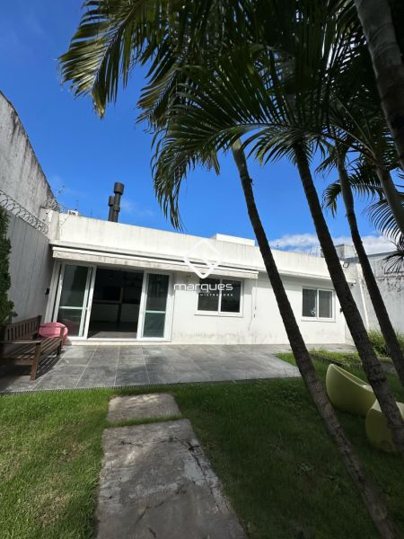 Casa 3 quartos  no bairro Centro