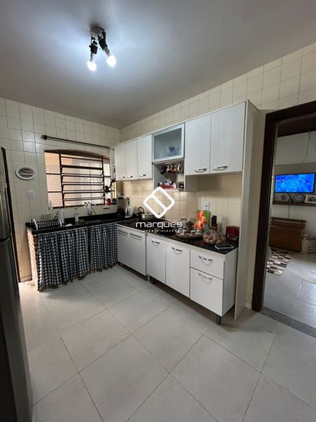 Casa 3 quartos  no bairro Laranjal
