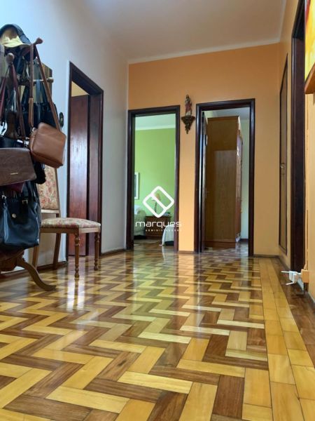 Sobrado 4 quartos  no bairro Centro