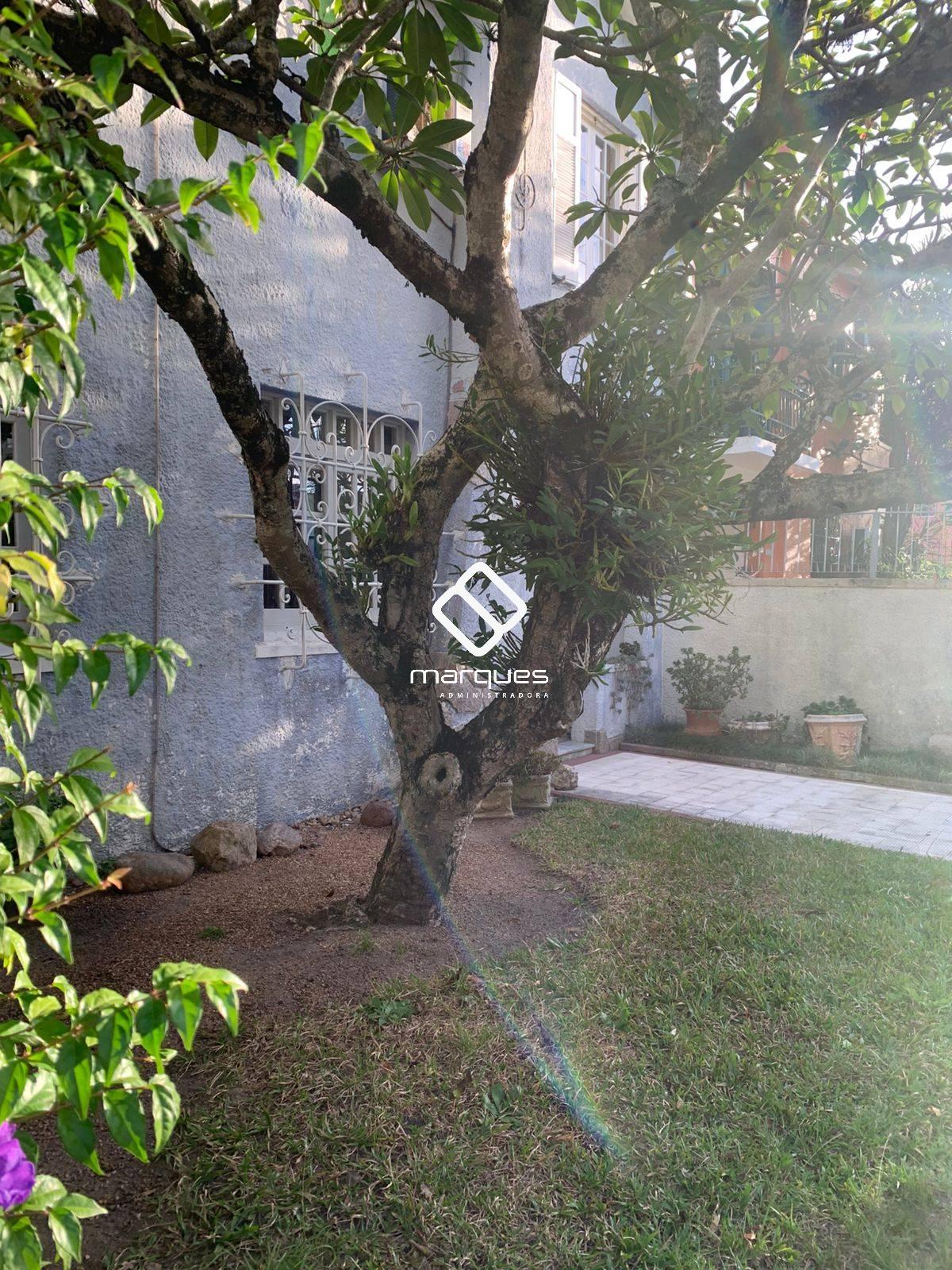Sobrado 4 quartos  no bairro Centro