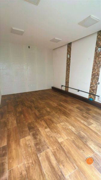 Sala 3 quartos  no bairro Centro