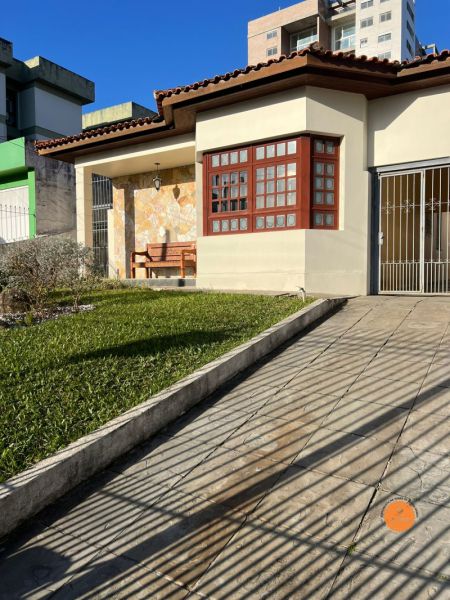 Casa 4 quartos  no bairro Centro