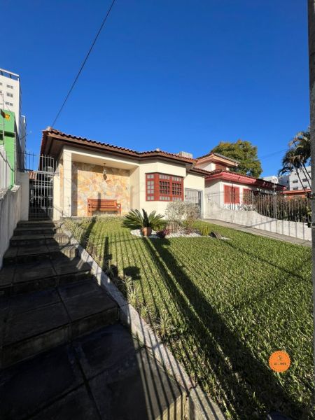 Casa 4 quartos  no bairro Centro