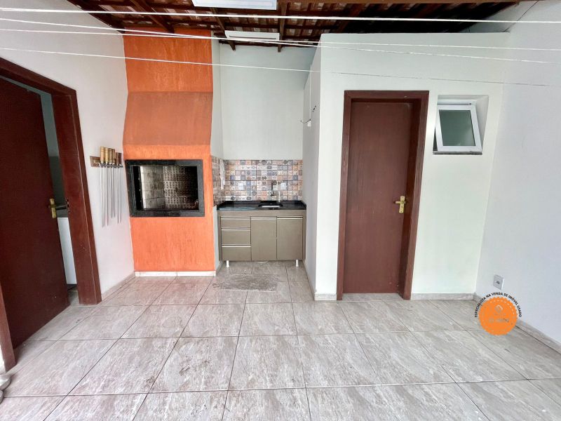 Casa 3 quartos  no bairro Laranjal
