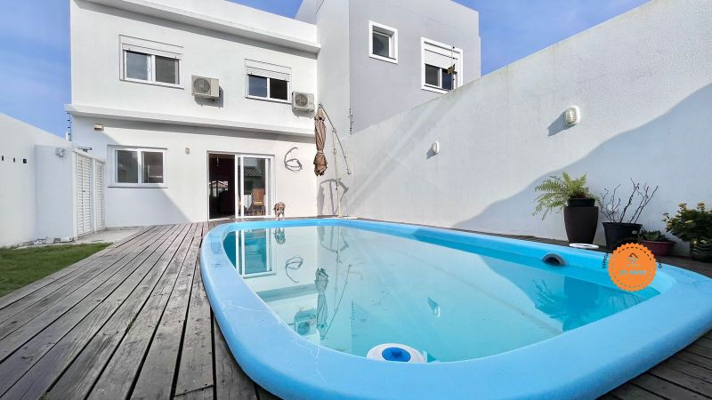 Casa 3 quartos  no bairro Laranjal