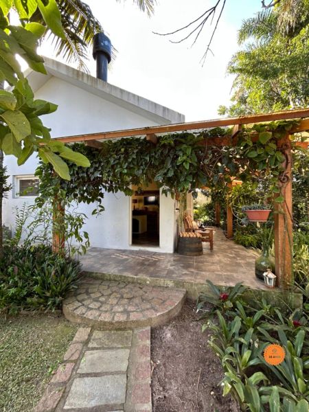 Casa 4 quartos  no bairro Laranjal