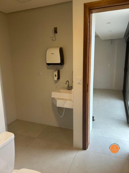 Prédio Comercial 2 quartos  no bairro Centro