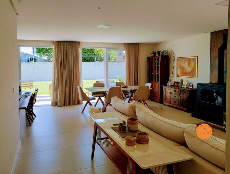 Casa 5 quartos  no bairro Laranjal