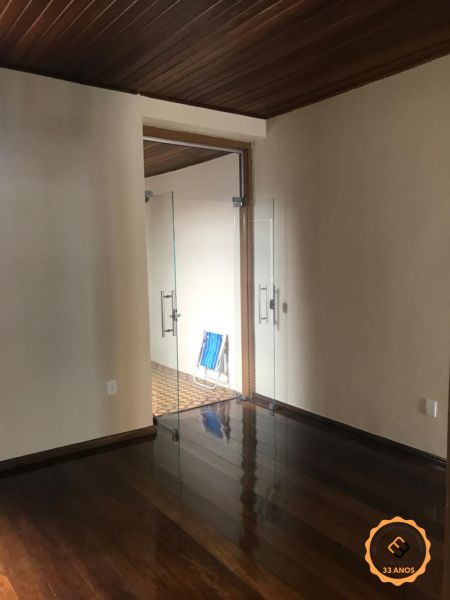 Casa Comercial 4 quartos  no bairro Centro