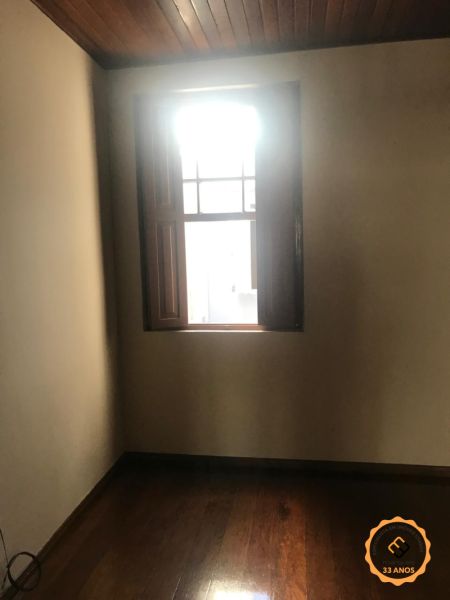 Casa Comercial 4 quartos  no bairro Centro