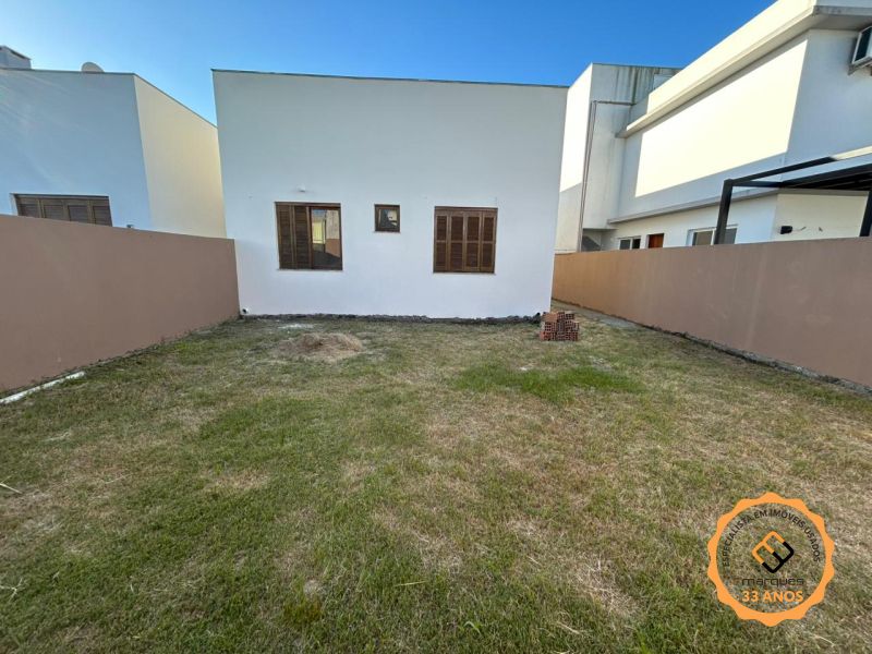 Casa 2 quartos  no bairro Laranjal