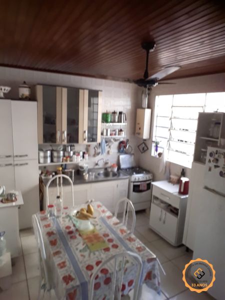 Casa 2 quartos  no bairro Centro