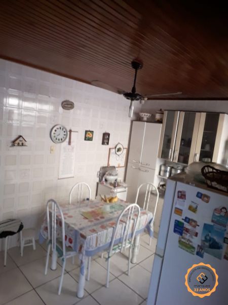 Casa 2 quartos  no bairro Centro