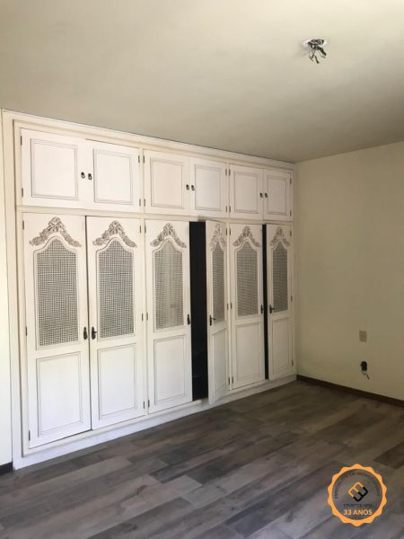 Casa 4 quartos  no bairro Centro