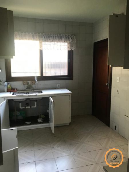 Casa 4 quartos  no bairro Centro