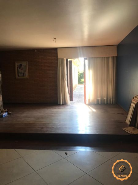 Casa 4 quartos  no bairro Centro