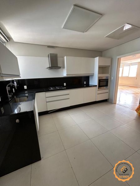 Apartamento 3 quartos  no bairro Centro