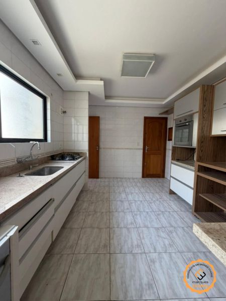 Cobertura 4 quartos  no bairro Centro