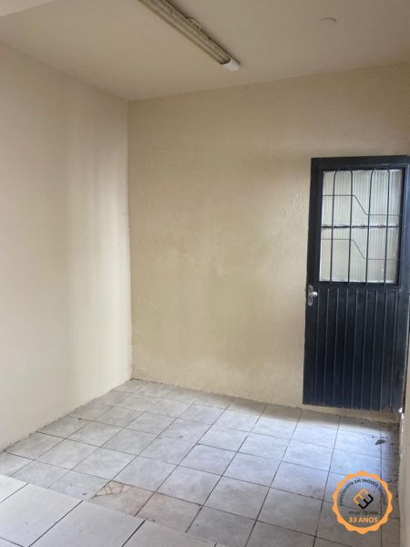 Casa 2 quartos  no bairro Centro