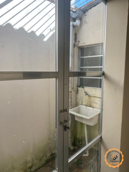 Casa 2 quartos  no bairro Centro
