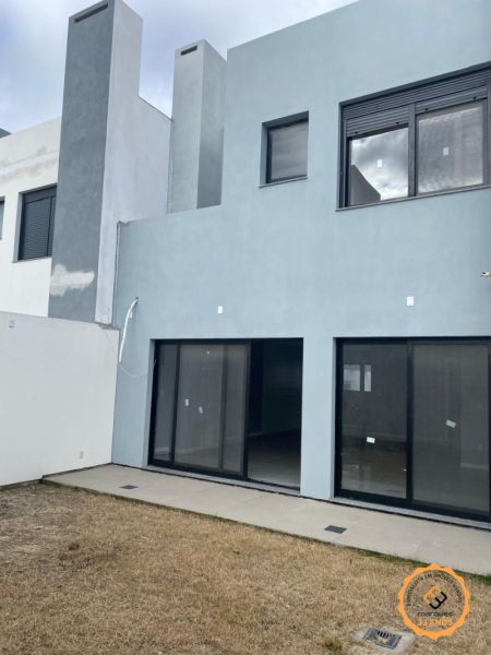 Casa 3 quartos  no bairro Três Vendas