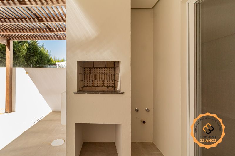 Casa 3 quartos  no bairro Laranjal