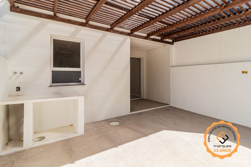 Casa 3 quartos  no bairro Laranjal